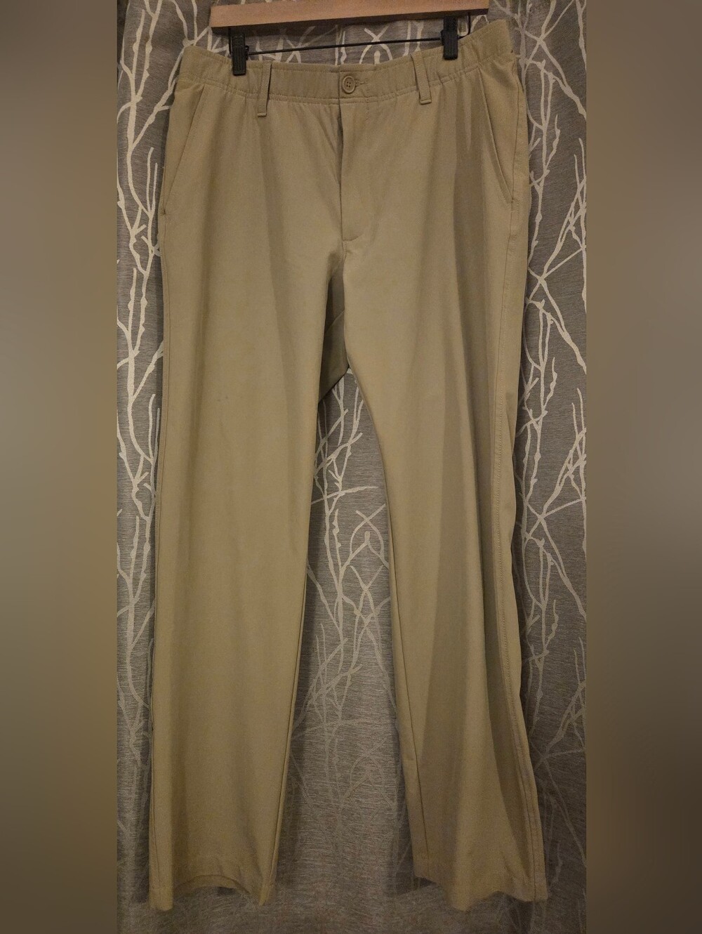 Under Armour Men's Tan Golf Pants. Size 36x32